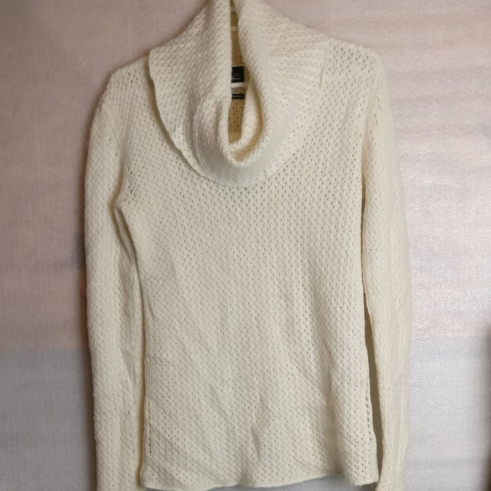 Saks POINTELLE TURTLENECK PURE CASHMERE LONGSLEEVE SWEATER M with measurements